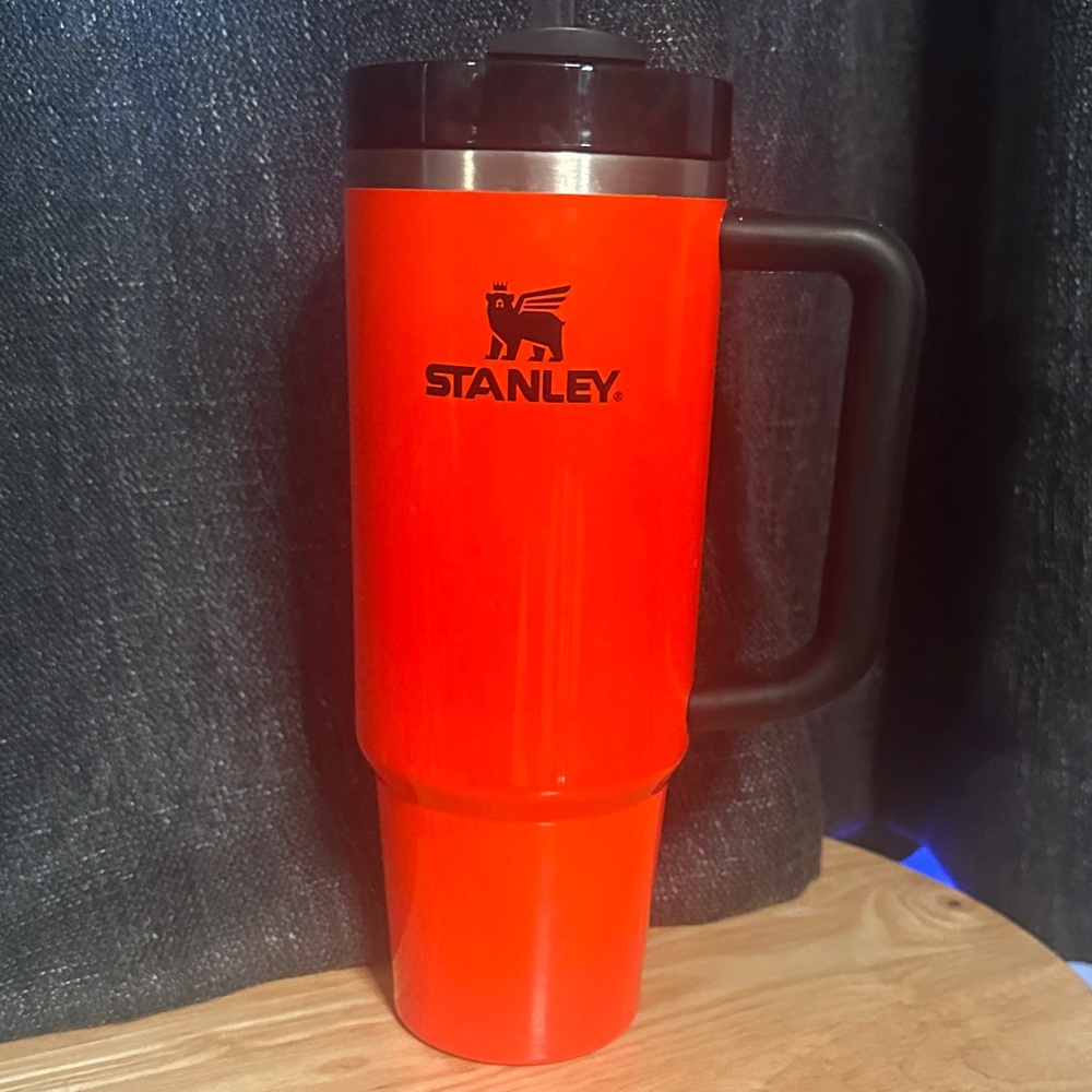 Stanley Vibrant orange Travel Mug with Handle